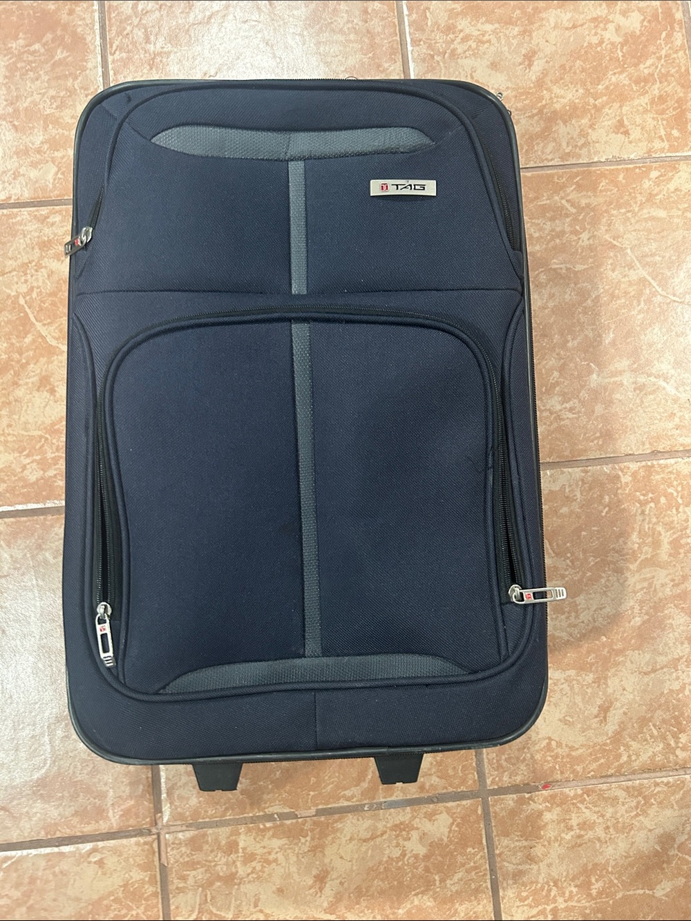 Tag Navy Blue Softside carryon Suitcase